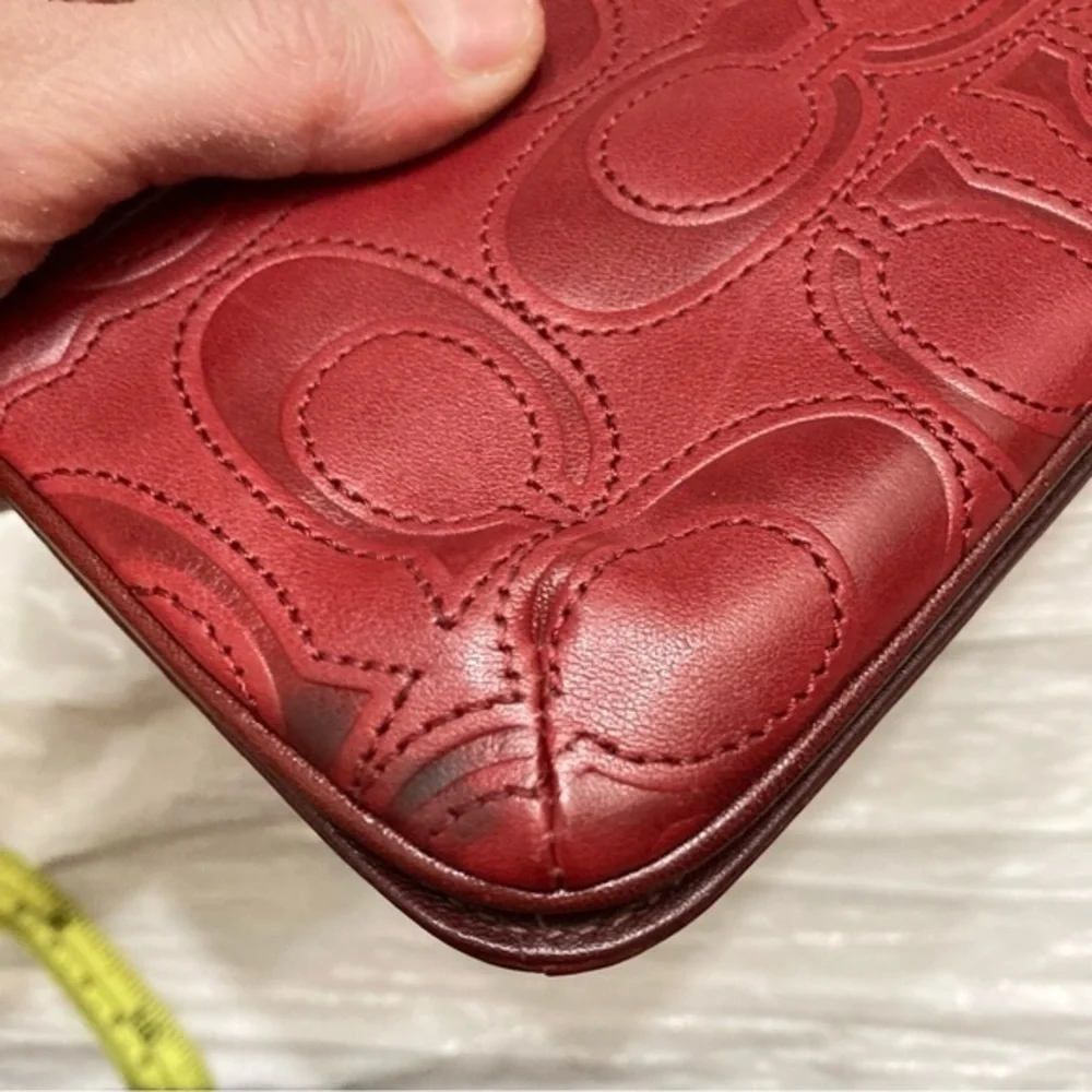 Coach vintage y2k red leather signature embossed c wristlet mini clutch bag